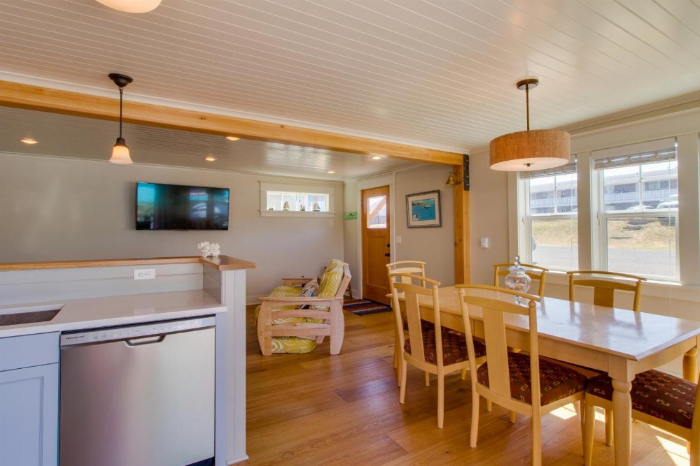 Rockaway Beach Bungalow