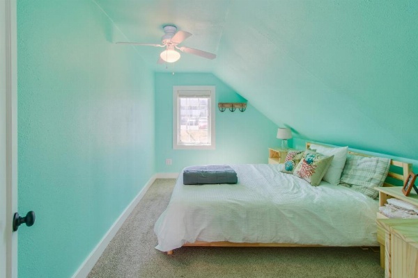 Rockaway Beach Bungalow image 15