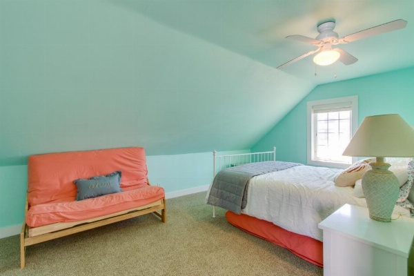 Rockaway Beach Bungalow image 16