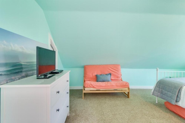 Rockaway Beach Bungalow image 19