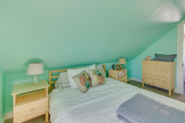 Rockaway Beach Bungalow image 20