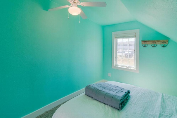 Rockaway Beach Bungalow image 21