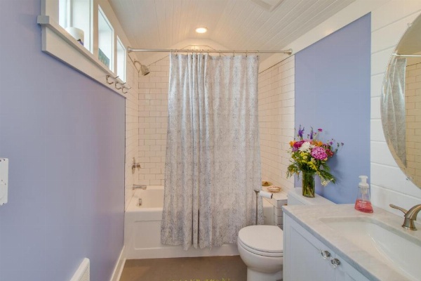 Rockaway Beach Bungalow image 22