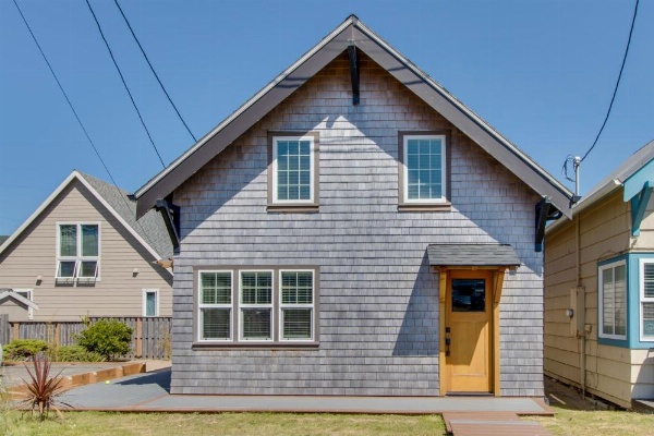 Rockaway Beach Bungalow image 25